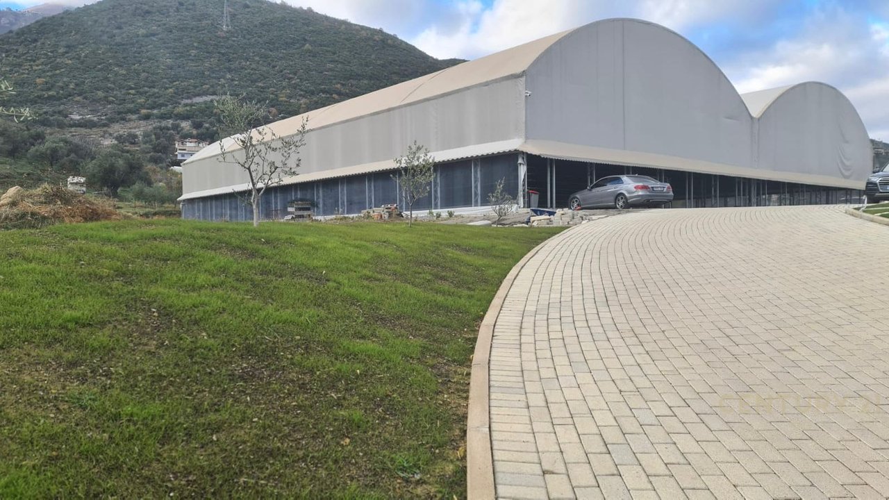 KOMPLEKS SPORTIV & HAPESIRA ARGËTIMI