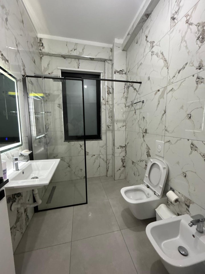 Apartament 1+1 Me Qira në Farkë, Lundër, Tiranë - 450€ | 84 m²