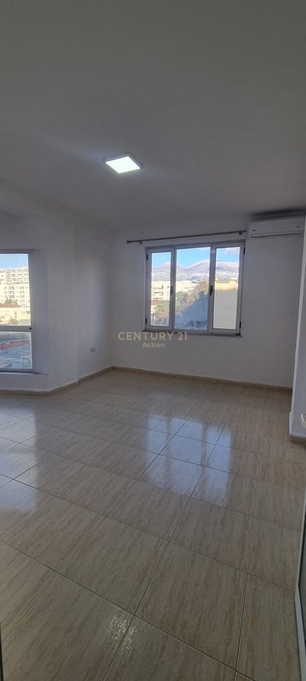 Jepet apartament  2+1+2 me qira per Zyre!