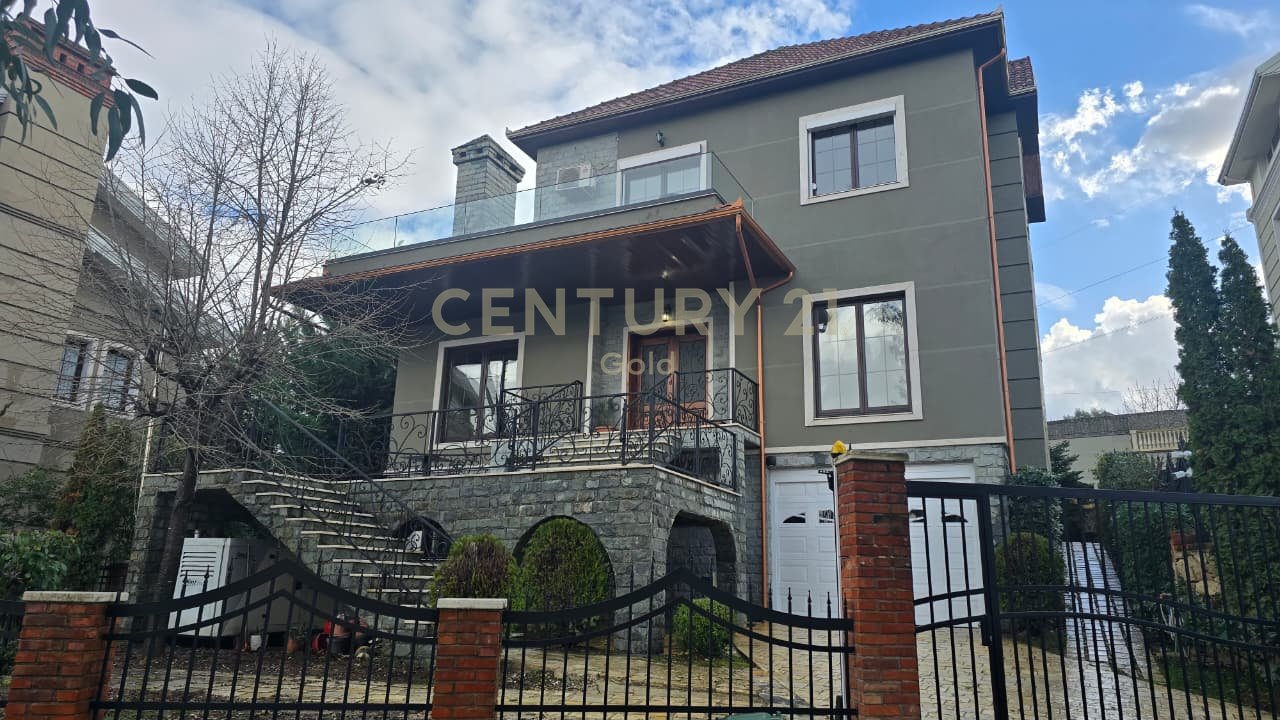 Jepet me qera vile te Akacia Hills