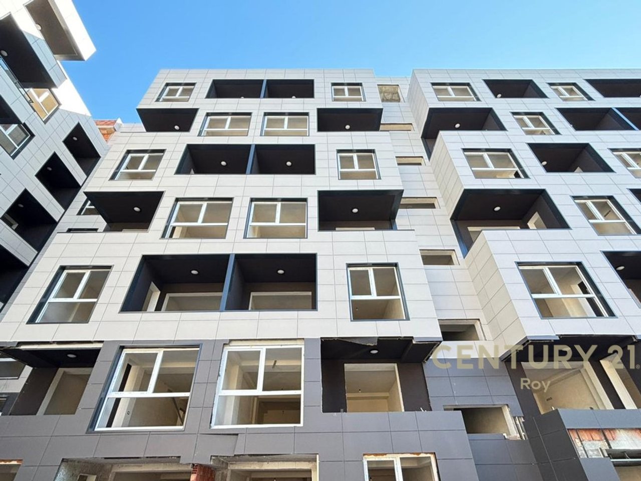 SHITET APARTAMENT 1+1 MONTEVIDEO RESIDENCE TE MALI ROBIT Me PAMJE DETI.