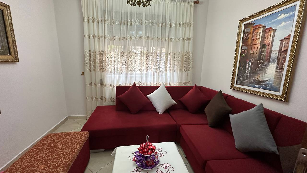 VILË 2-KATËSHE PËR SHITJE NË POGRADEC – LAGJIA 5, RRUGA “RILINDJA”