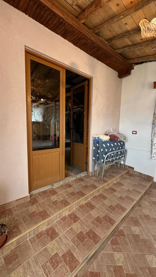 VILË 2-KATËSHE PËR SHITJE NË POGRADEC – LAGJIA 5, RRUGA “RILINDJA”