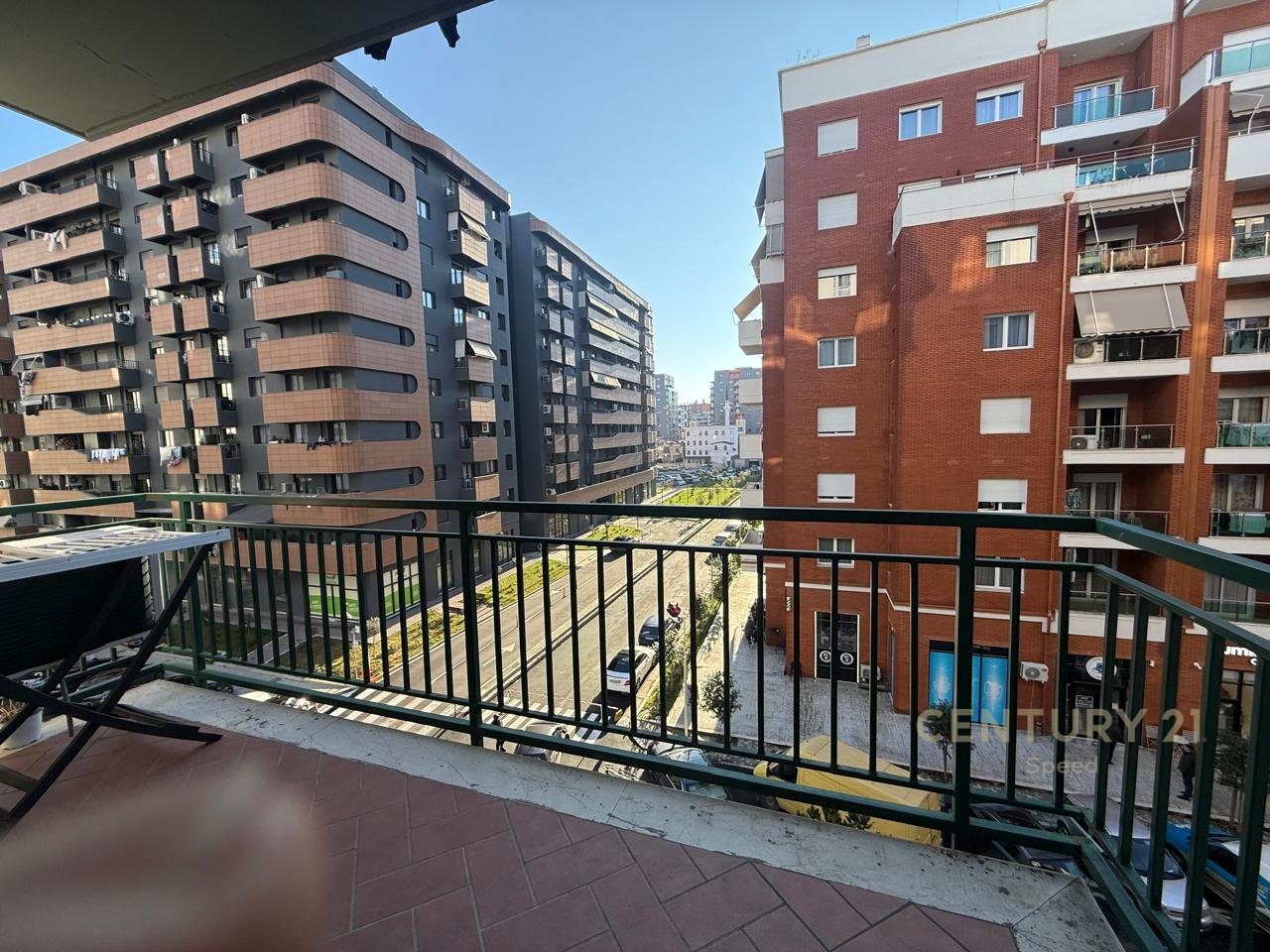 Jepet me qira apartament 2+1 +2 dhe post parkimi ne zonen e Unazes se Re te kompleksi Green City!