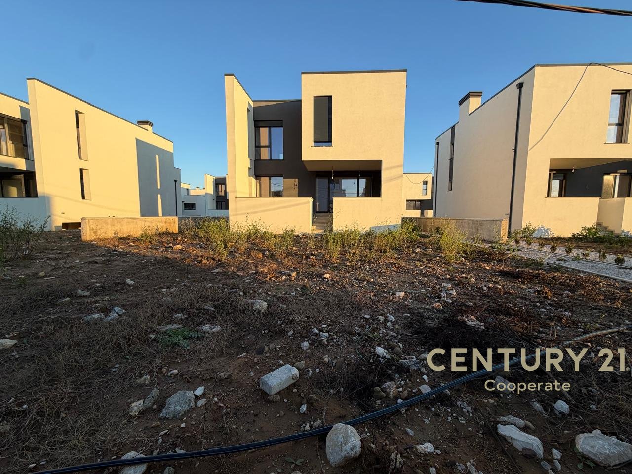 SHESIM VILE T2  TEK TURQUOISE MARINA, GJIRI I LALEZIT