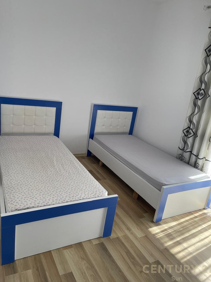 Shitet apartament 3+1+2 ne Kinostudio !