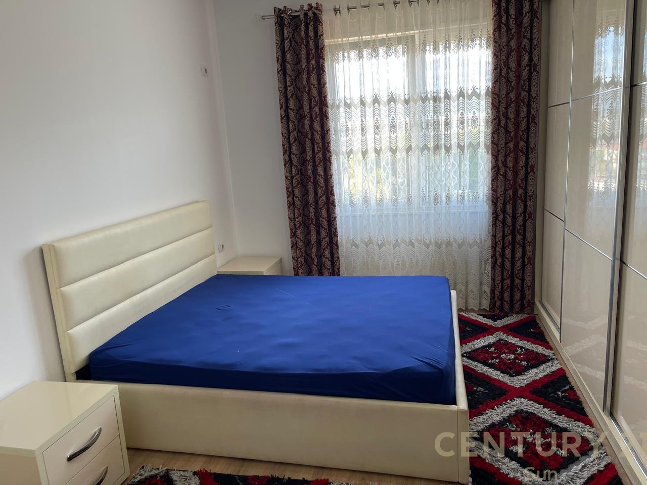 Shitet apartament 3+1+2 ne Kinostudio !