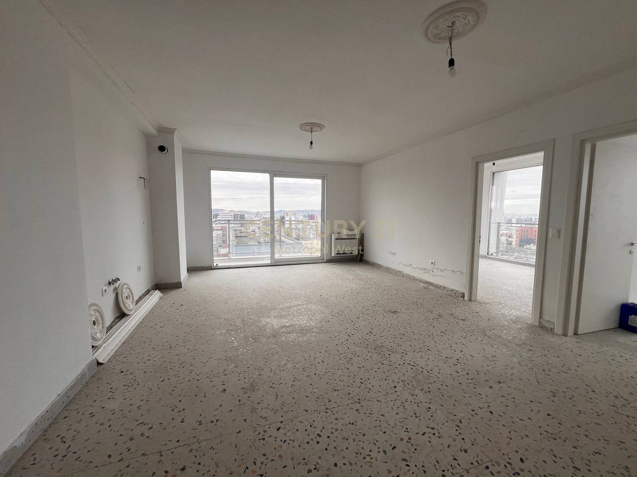 Apartament 2+1 për Qira, Farmacia 10!