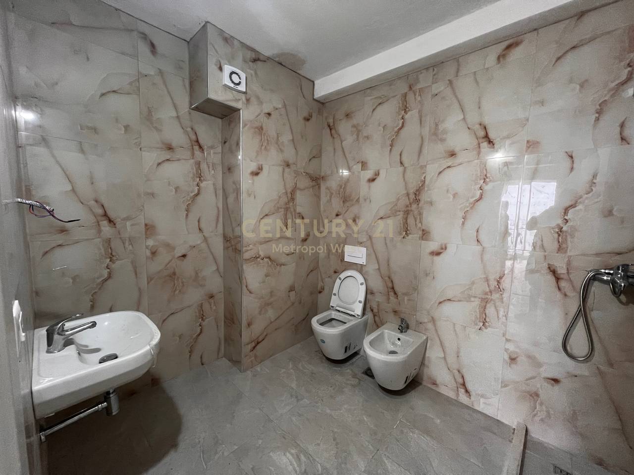 Apartament 2+1+2 me Qira, Farmacia 10