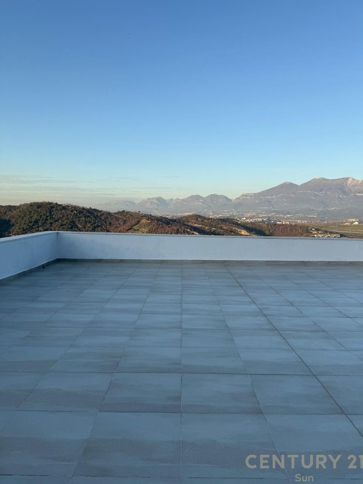 Vilë  me qera në Petrelë, Tiranë