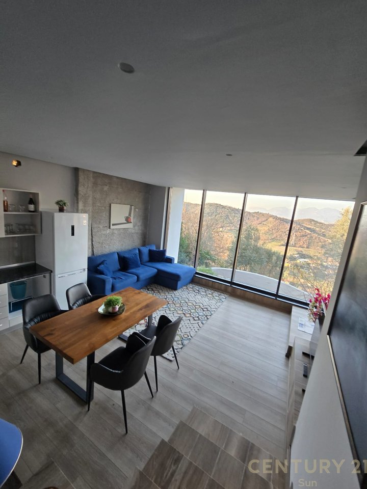 Vilë  me qera në Petrelë, Tiranë