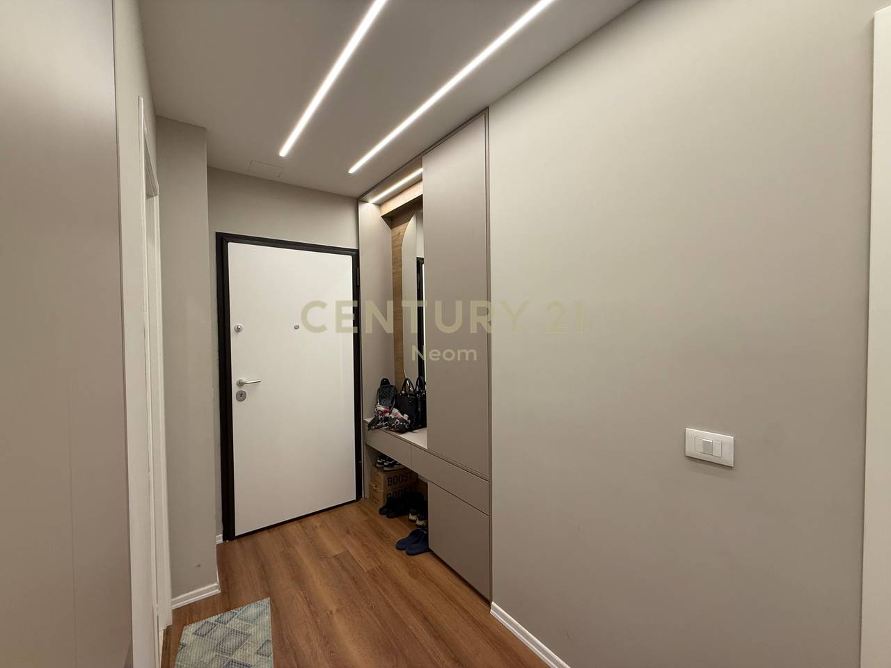 Apartament 2+1për Shitje – Kodra e Diellit, Tiranë
