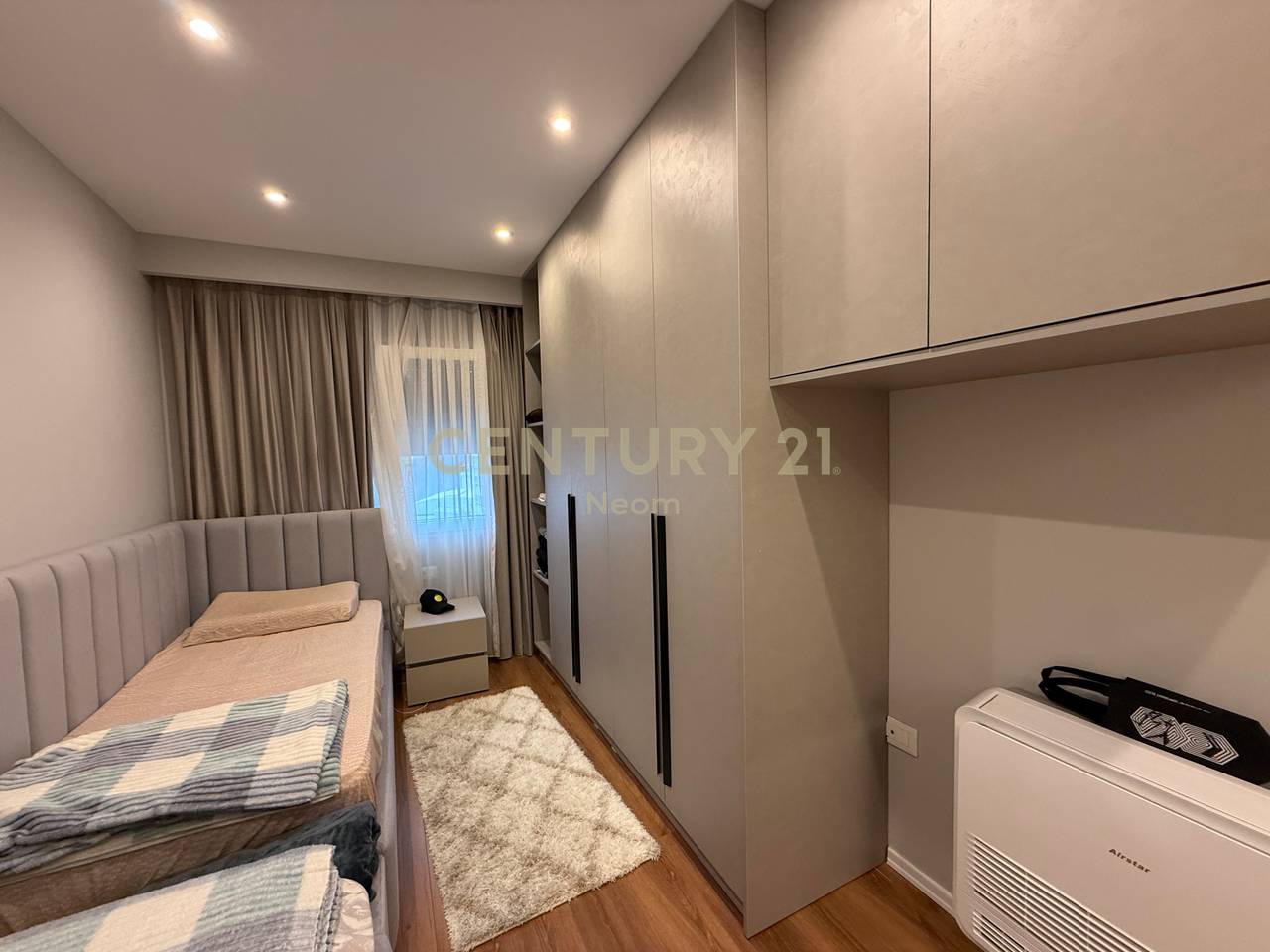 Apartament 2+1për Shitje – Kodra e Diellit, Tiranë