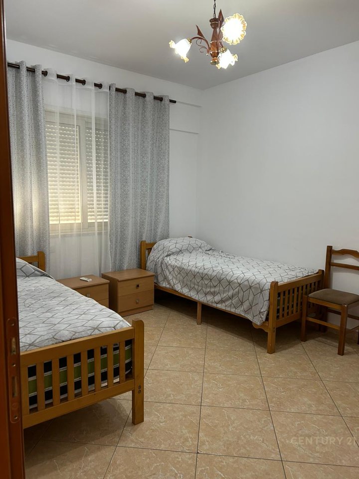 Jepet apartament 3+1+2 me dy ballkone,Vizion Plus