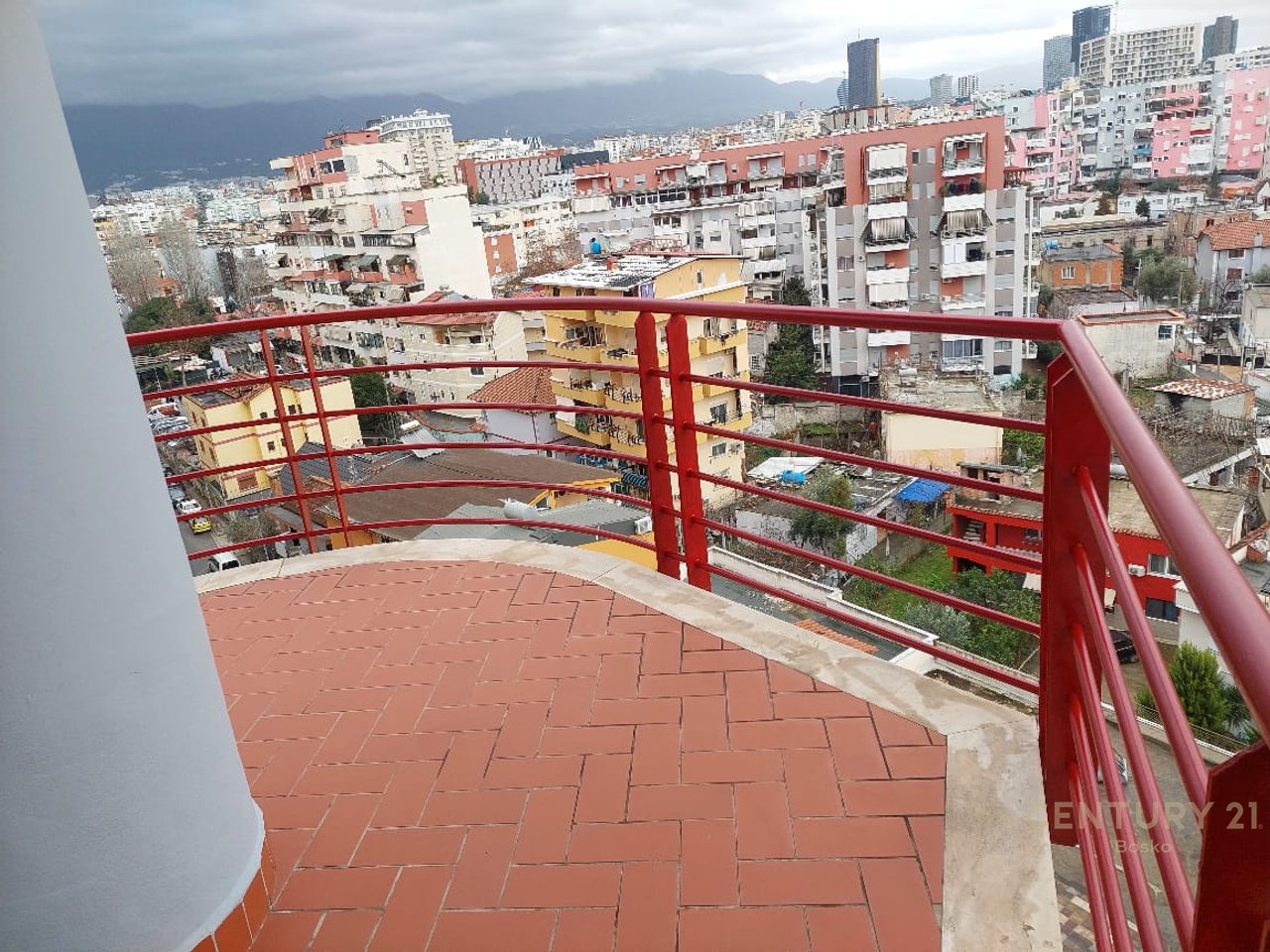 Jepet apartament 3+1+2 me dy ballkone,Vizion Plus