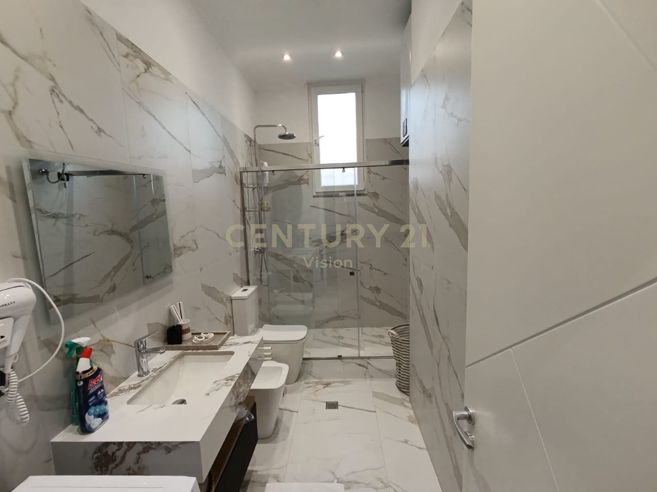 Apartament 2+1 per shitje prane kopshtit Tom Alimhilli, Shkoder