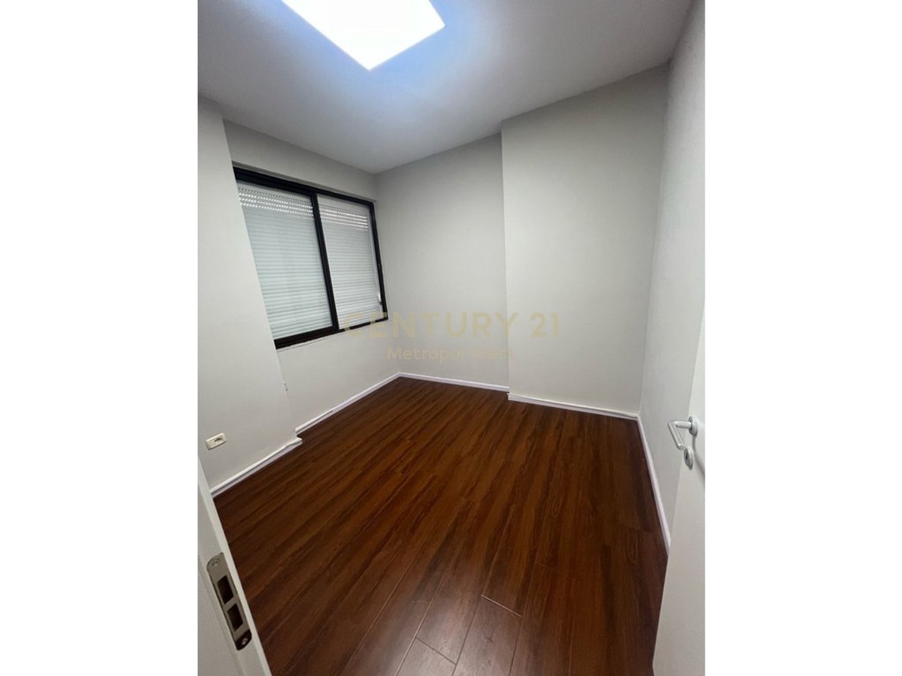 In Affitto: Ufficio di Ali Demi vicino al Vecchio Mercato Elettrico