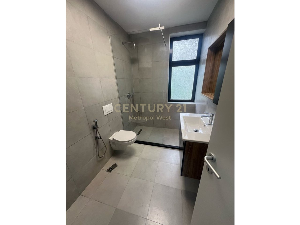 In Affitto: Ufficio di Ali Demi vicino al Vecchio Mercato Elettrico