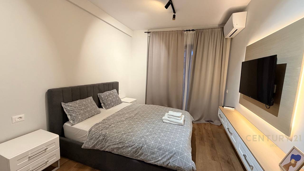 SHITET APARTAMENT 2+1 TEK  ARLIS, FARMACIA 10 !