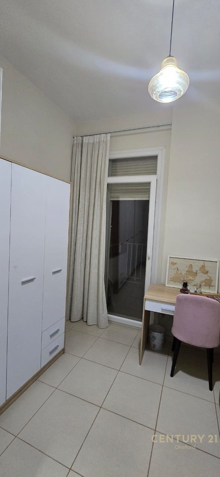 APARTAMENT PËR QIRA 2+1+2 NË KOPSHTIN BOTANIK!