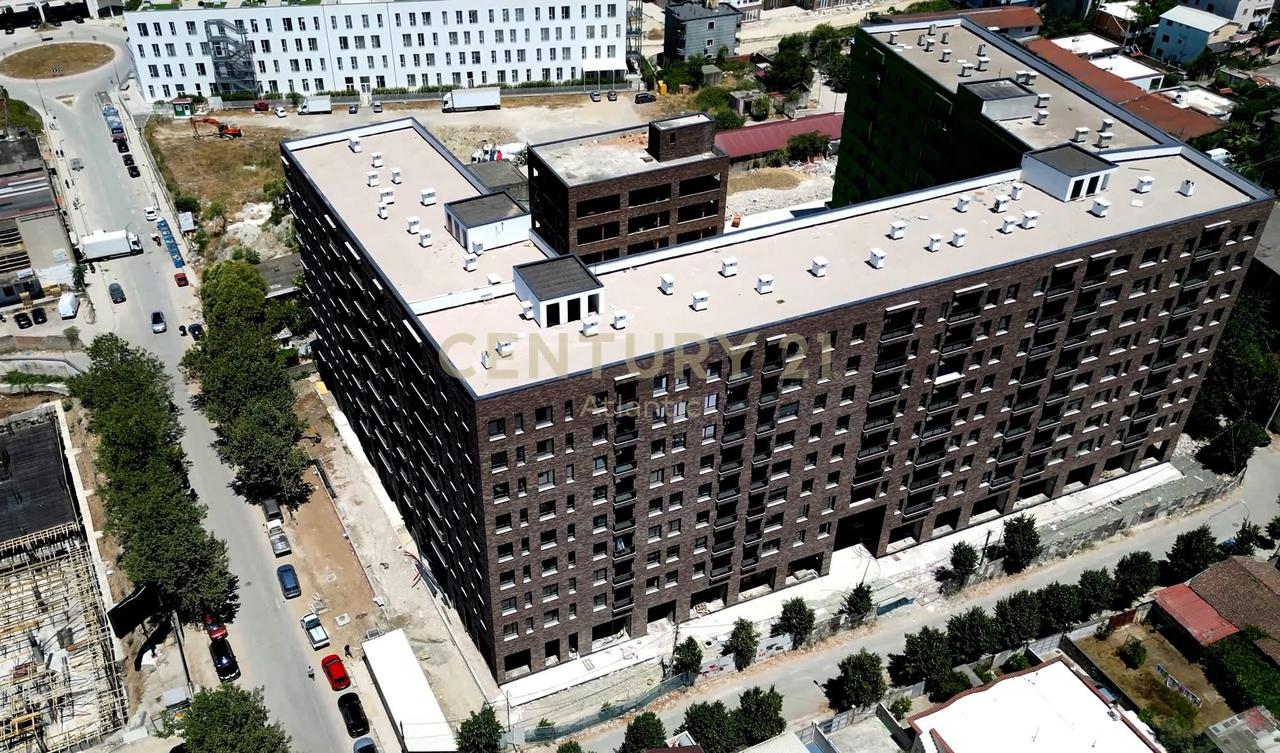 3+2+ballkon , në shitje në Rruga 5 Maji, kompleks i ri