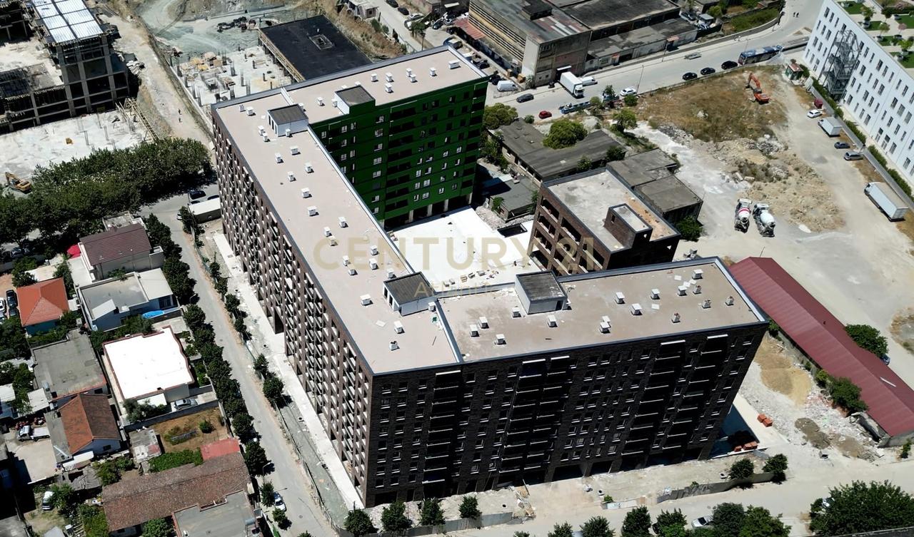 3+2+ballkon , në shitje në Rruga 5 Maji, kompleks i ri