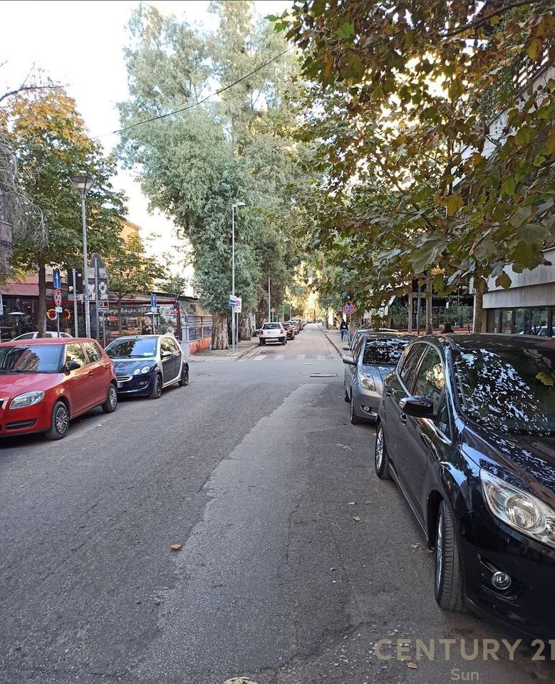 Commercial unit for sale, ground floor in the Ish - Blloku area, behind LSI!