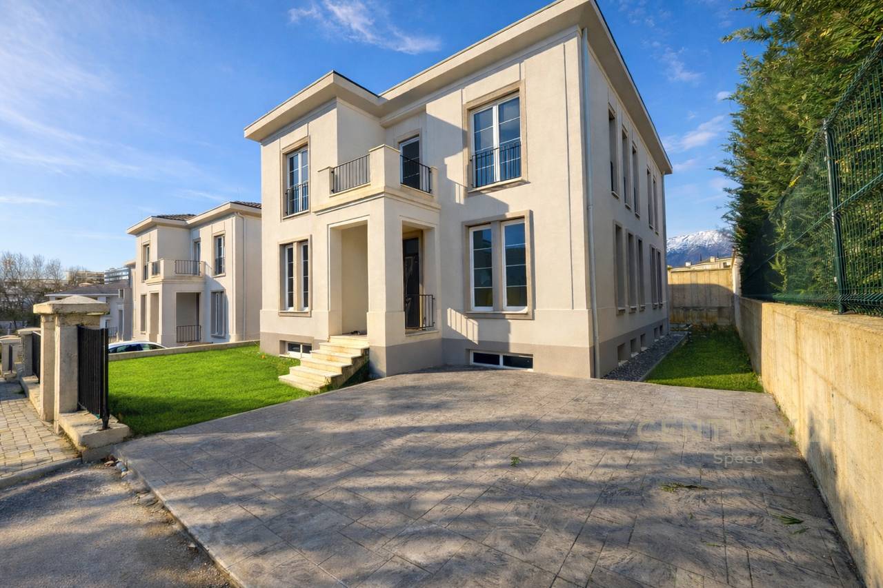 Shesim Vile tek Rolling Hills Residence