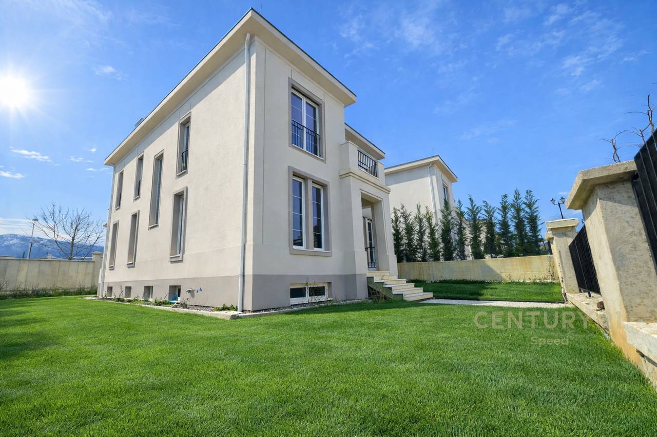 Shesim Vile tek Rolling Hills Residence