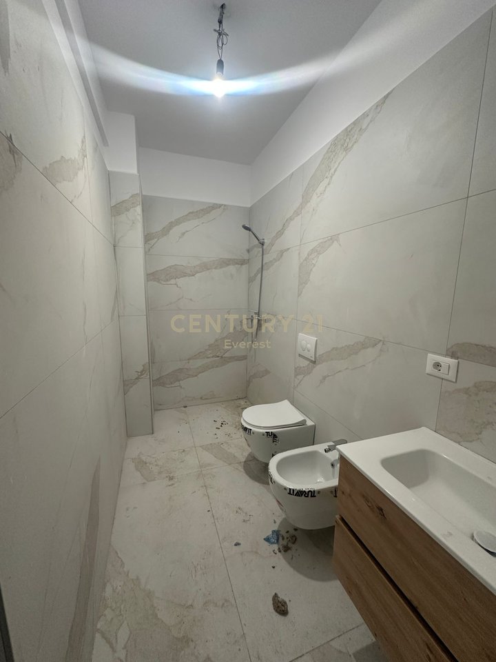 LAPRAKE, OFFICE SPACE FOR RENT