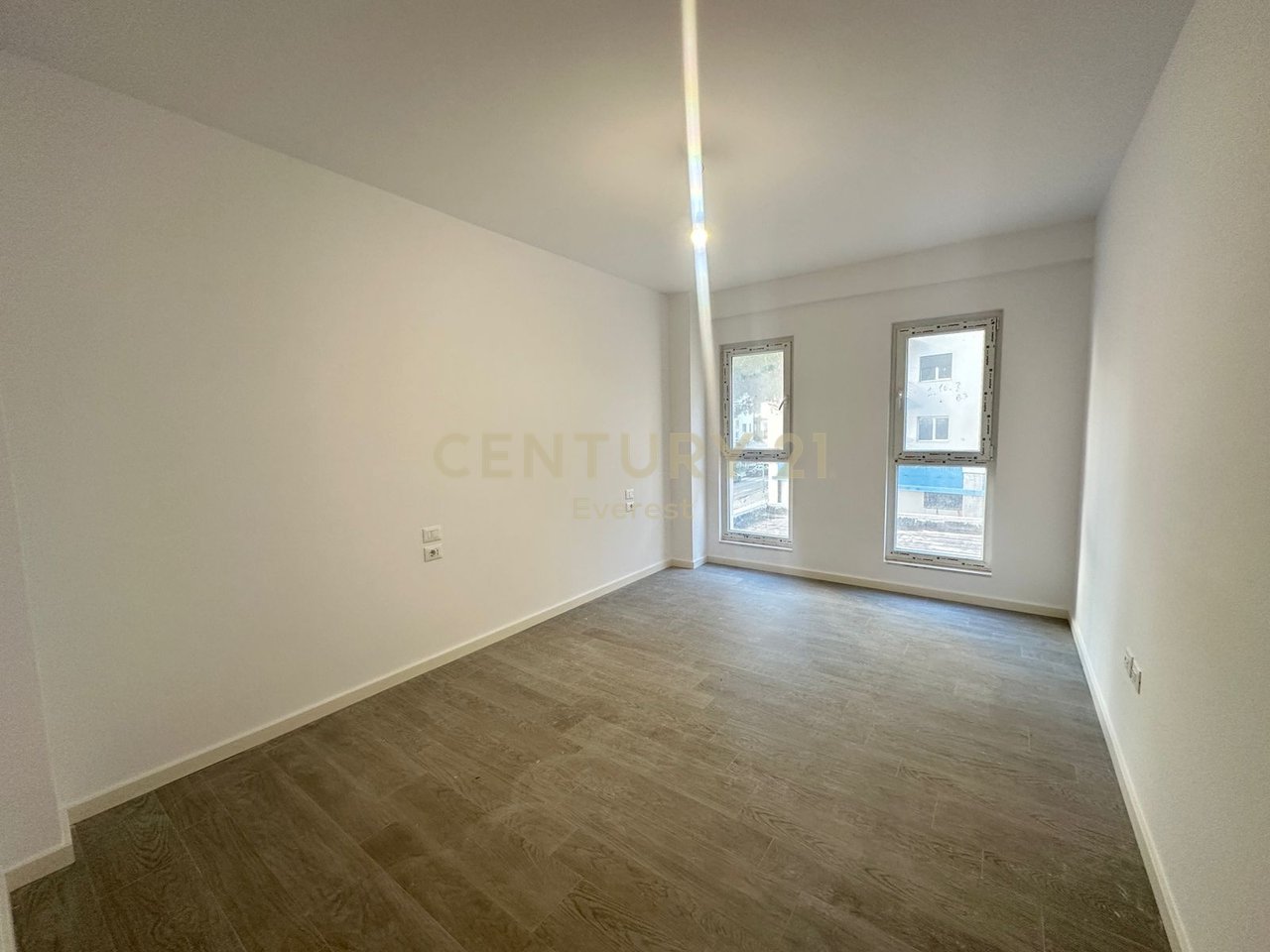 LAPRAKE, OFFICE SPACE FOR RENT