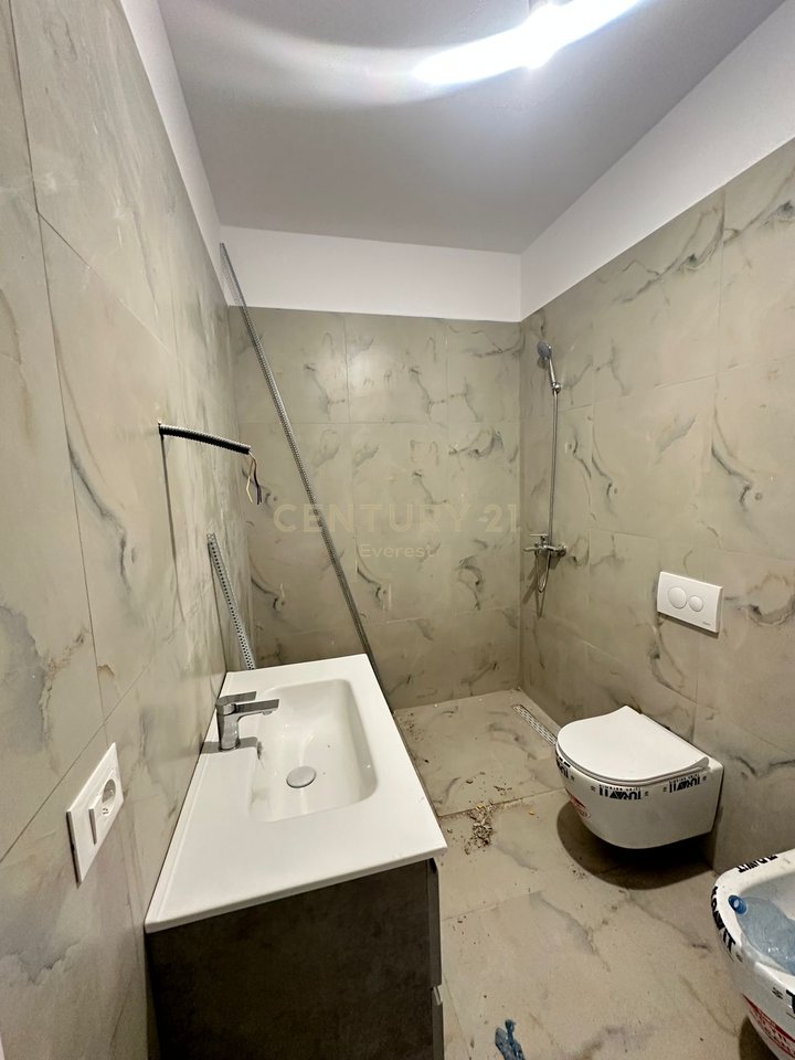 LAPRAKE, OFFICE SPACE FOR RENT