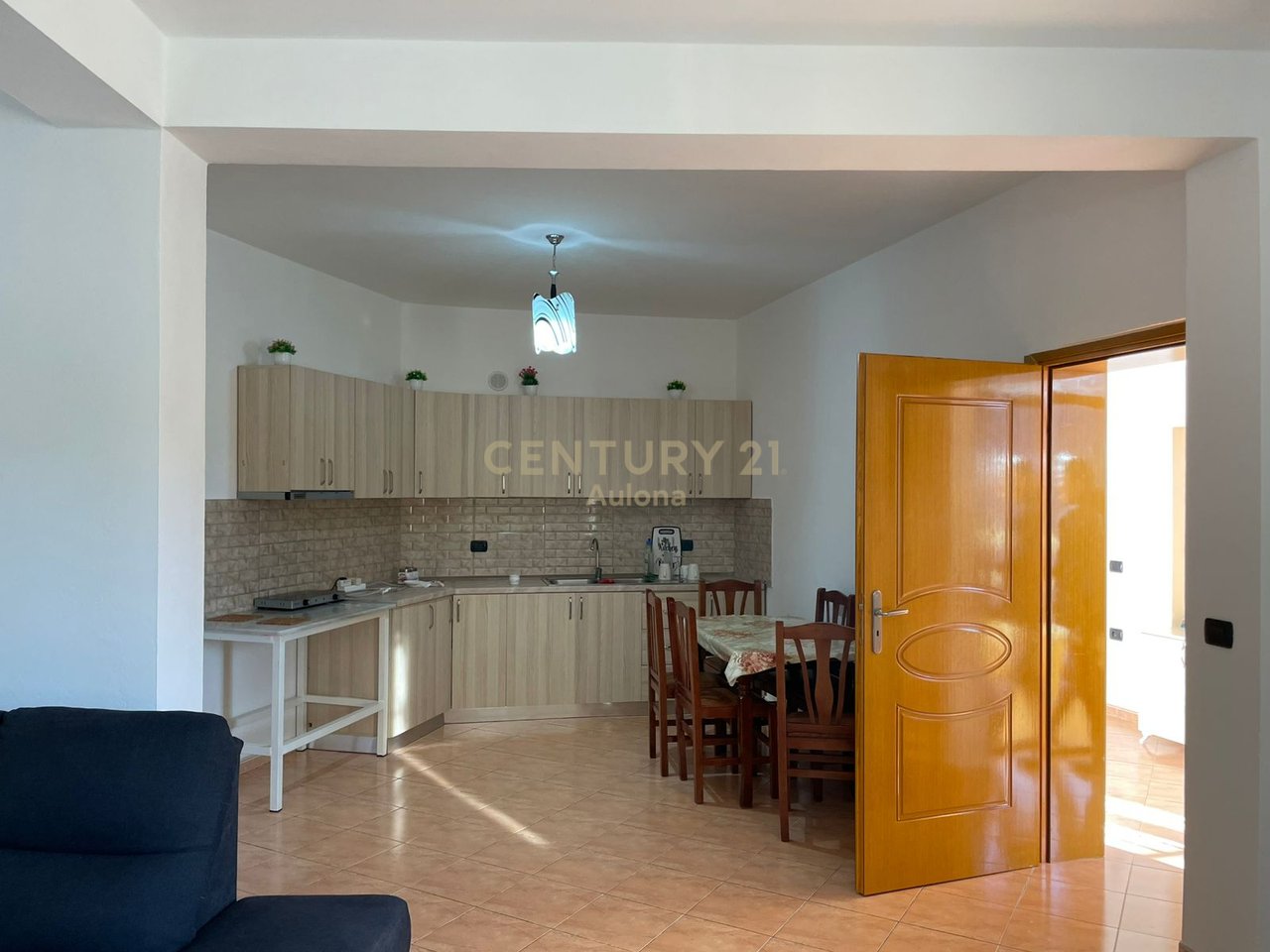 APARTAMENT ME QIRA NE QENDER TE VLORES