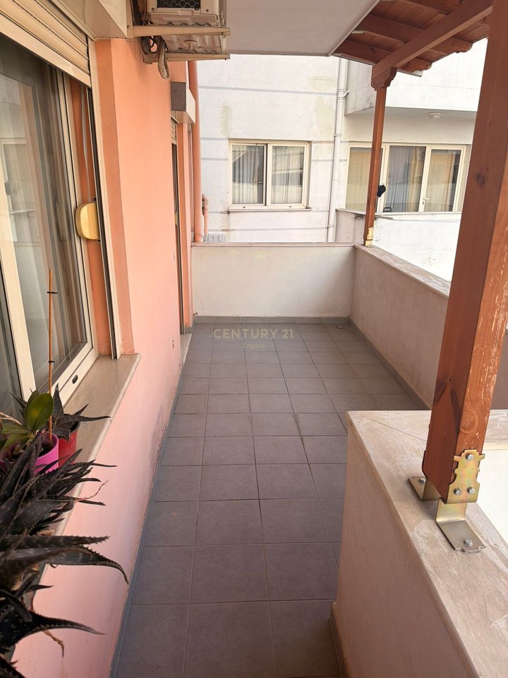 SHITET APARTAMENT 1+1 NË FRESK