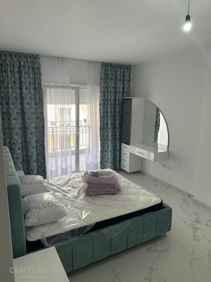 Apartament 2+1 me Qira tekBulevardi Blu, Kamez , 500€ | 128 m²