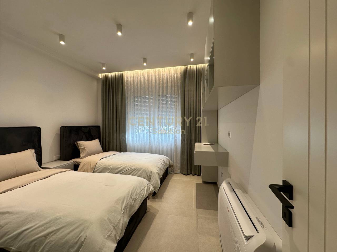 JAPIM PER QIRA APARTAMENT 2+1 NE UNAZE TE RE!