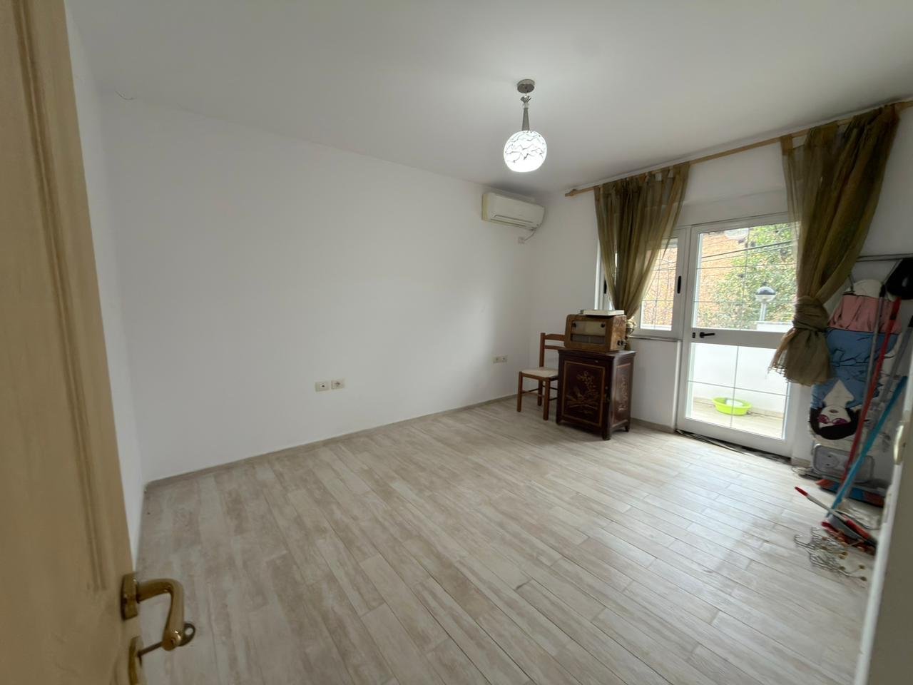 PRANE BULEVARDIT ZOGU I PARE, SHESIM APARTAMENT 2+1