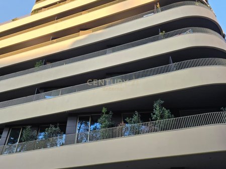 Apartament me qera 2+1+2+post parkimi tek Golden Park Rezidencë, rruga Faik Konica.