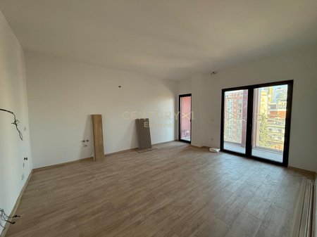 Office 2+1+2 For Rent on Kavaja Street, Tirana