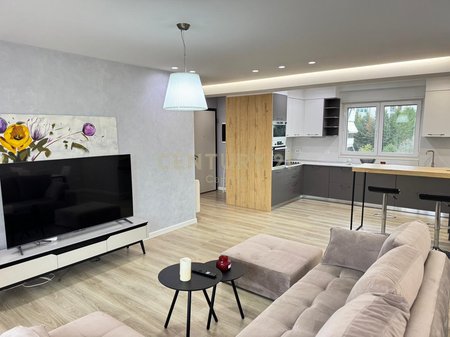 Jepet Me Qera Apartament 3+1+2+Post Parkimi, Sunrise Residence, TEG -130.000 Lekë