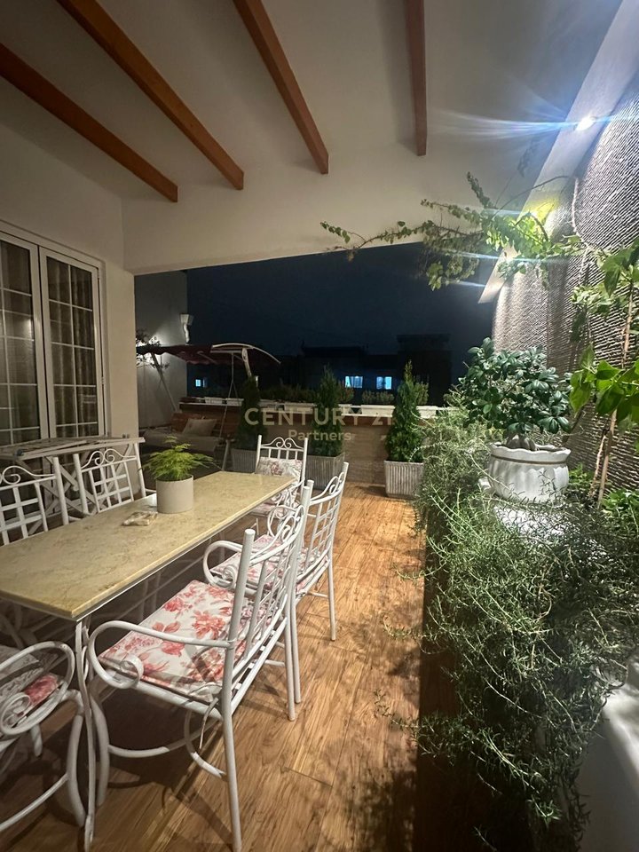 SUPER APARTMENT 2+1+2 TOILETS + LAUNDRY + VERANDA IN FRONT OF ITALY HOUSE