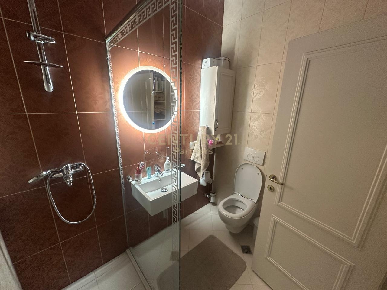 SUPER APARTMENT 2+1+2 TOILETS + LAUNDRY + VERANDA IN FRONT OF ITALY HOUSE