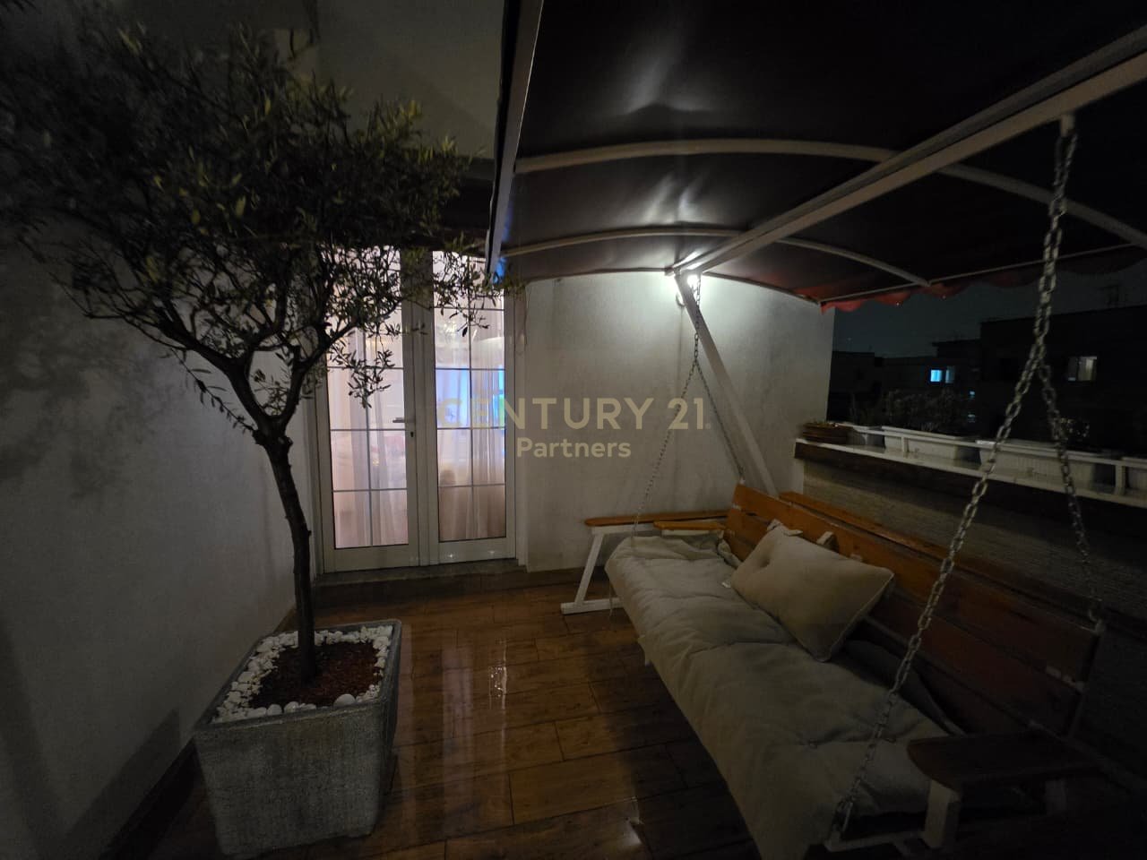 SUPER APARTMENT 2+1+2 TOILETS + LAUNDRY + VERANDA IN FRONT OF ITALY HOUSE