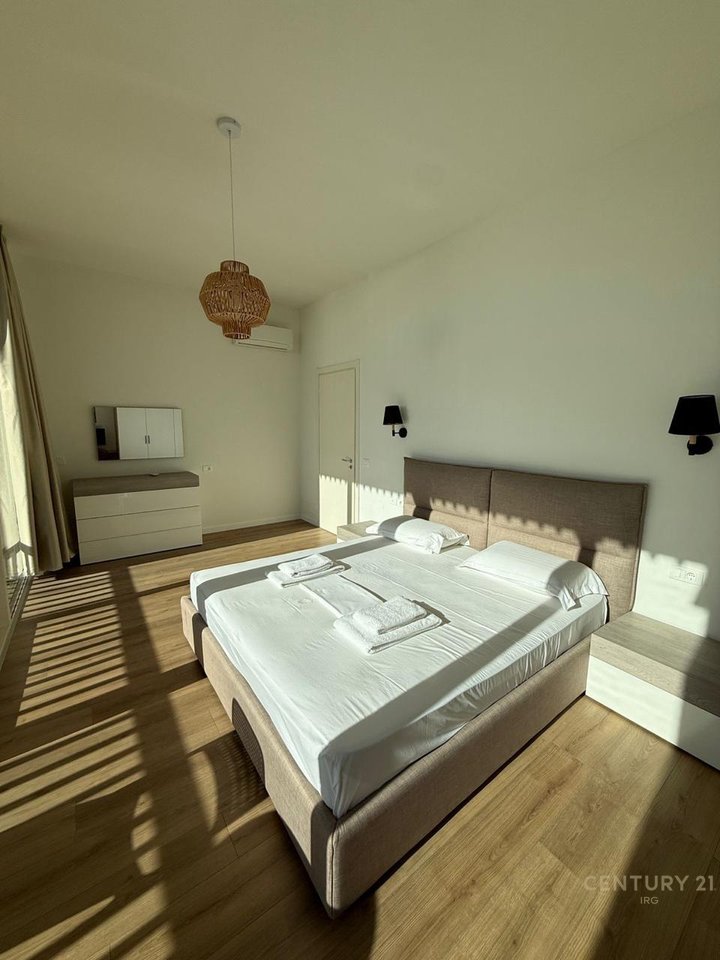 VILLA FOR SALE IN GREEN COAST, VILLAGE, PALASE!