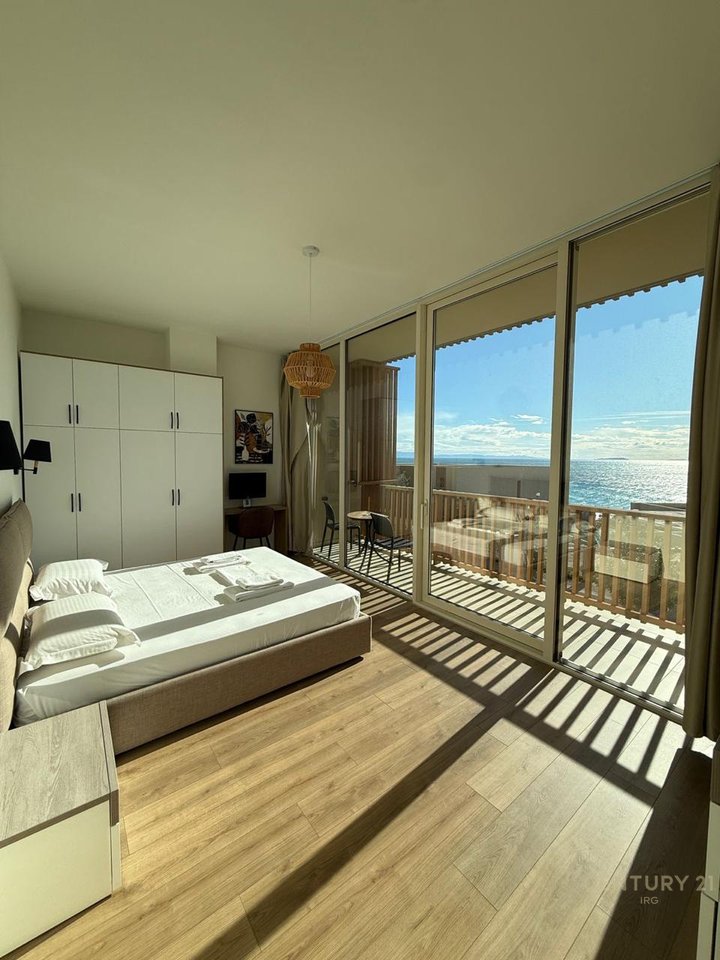 VILLA FOR SALE IN GREEN COAST, VILLAGE, PALASE!