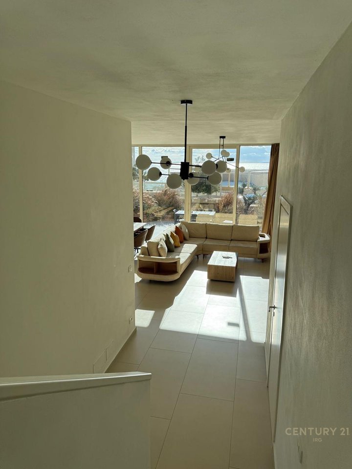 VILLA FOR SALE IN GREEN COAST, VILLAGE, PALASE!