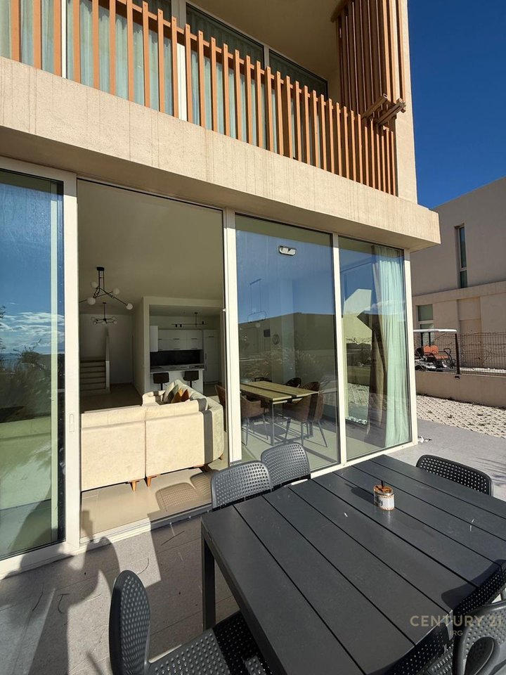 VILLA FOR SALE IN GREEN COAST, VILLAGE, PALASE!