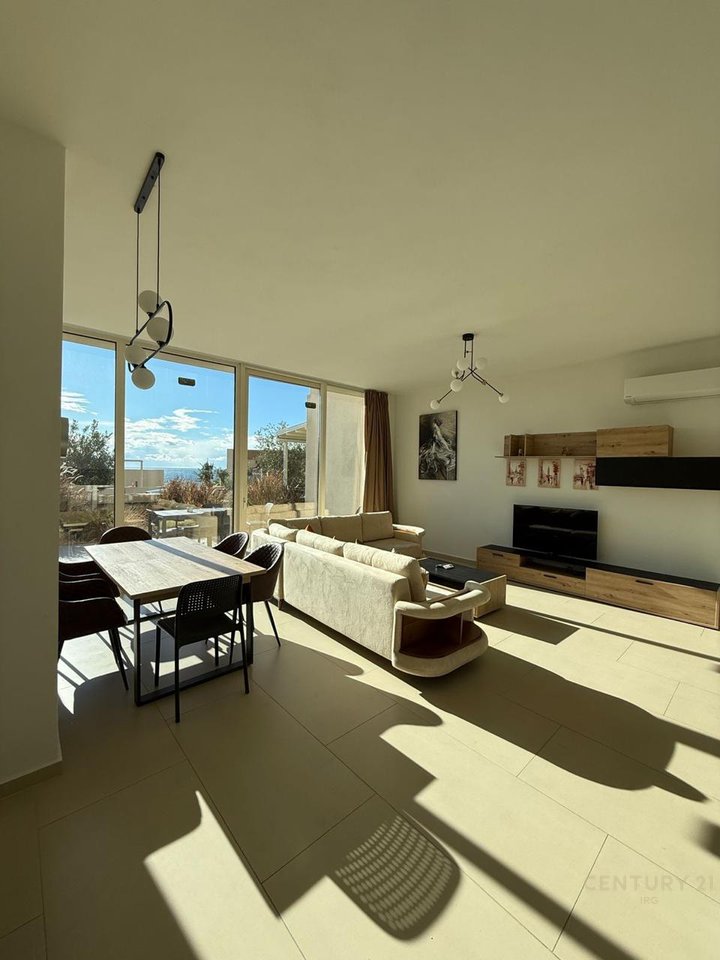 VILLA FOR SALE IN GREEN COAST, VILLAGE, PALASE!