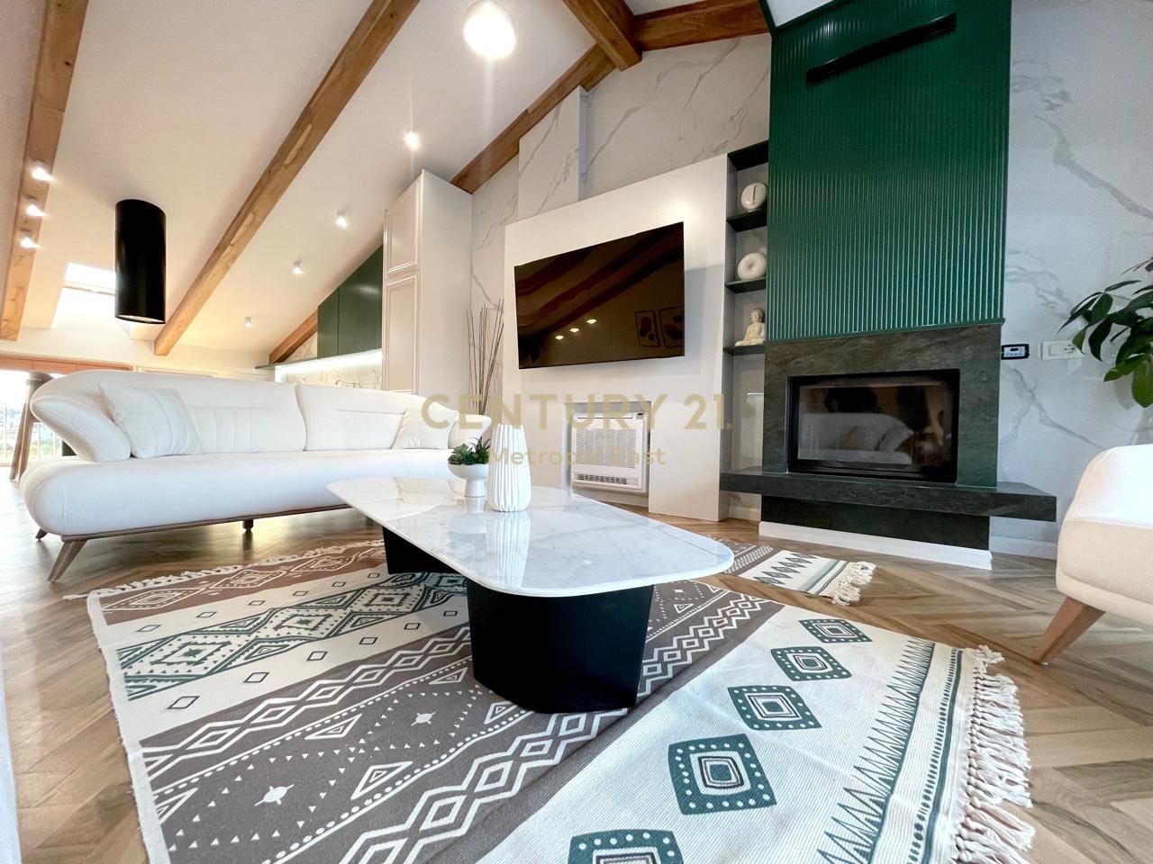 Penthouse 3+1+3 Per Qira ne "Secret Garden Residence"