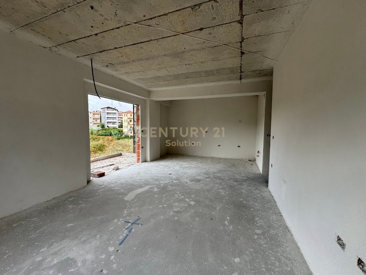 2+1+2 APARTMENT FOR SALE NEAR PORCELAIN!